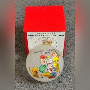 Sally Huss Ornament Collection The Heart of a Family is Love 2003 Ball 3
